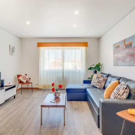 Apartment Cosmopolis