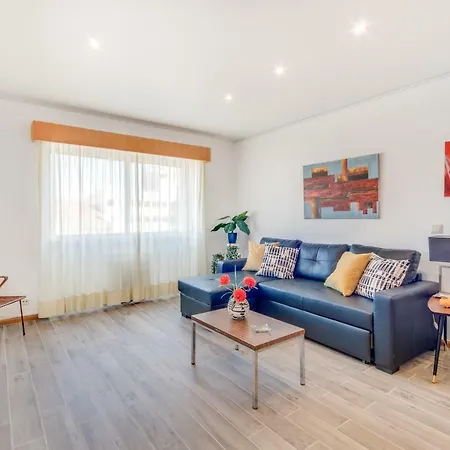 Apartment Cosmopolis