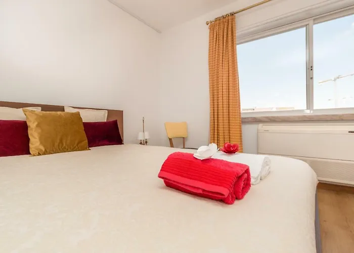 Apartment Cosmopolis